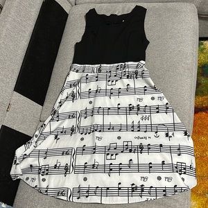 Cute music dress size M
